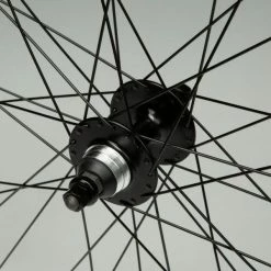 ROUE FIXIE 700 BLANC ARRIERE -Vélos éLectriques Soldes roue fixie 700 blanc arriere 2 600x600 1