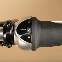 VELO DE VILLE ELOPS 900 CADRE HAUT ALUMINIUM NOIR -Vélos éLectriques Soldes velo de ville elops 900 cadre haut aluminium noir 9 600x600 1