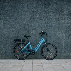 VÉLO VILLE ÉLECTRIQUE - NEOMOUV CARLINA HYDRAULIQUE - CYAN -Vélos éLectriques Soldes velo ville electrique neomouv carlina hydraulique cyan 6 600x600 1