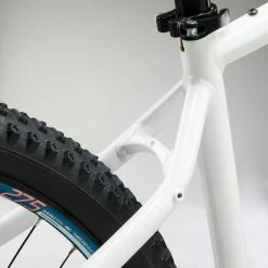 VÉLO VTT ÉLECTRIQUE E-ST100 FEMME BLANC 27''5 23 VÉLO VTT ÉLECTRIQUE E-ST100 FEMME BLANC 27''5 -Vélos éLectriques Soldes velo vtt electrique e st100 femme blanc 275 11 600x600 1