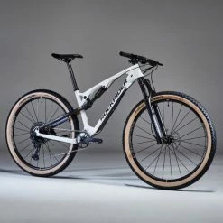 VÉLO VTT TOUT SUSPENDU ROCKRIDER XC 900 S 29'' CARBONE -Vélos éLectriques Soldes velo vtt tout suspendu rockrider xc 900 s 29 carbone 1 600x600 1